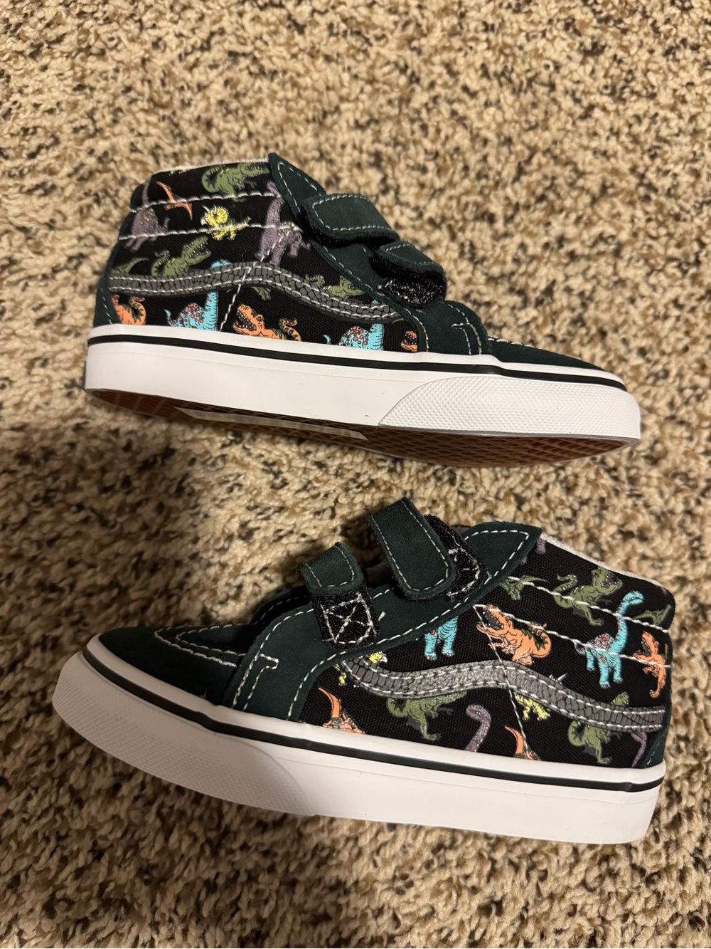 Vans toddler High-Top Sneakers with glow in the dark Dinosaur Print brand new